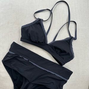 Flattering and sporty Athleta bikini